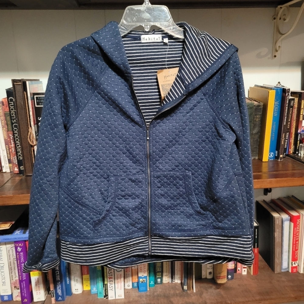 NWT Habitat high-low hooded jacket. Women's small